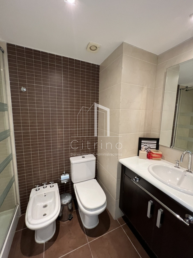 Apartamento ID.387 - Alquiler y venta de hermosa unidad en  Torre Imperiale II, Playa Brava.