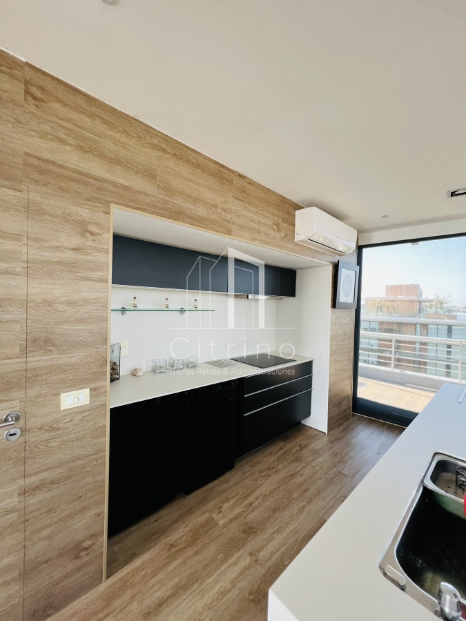 Apartamento ID.230 - Venta de Hermoso PH Duplex , con vista a Playa Mansa y Laguna del Diario Terrazas de La Laguna.