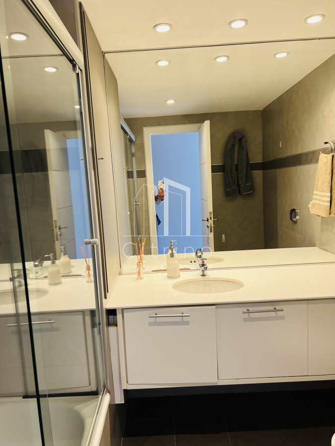 Apartamento ID.230 - Venta de Hermoso PH Duplex , con vista a Playa Mansa y Laguna del Diario Terrazas de La Laguna.