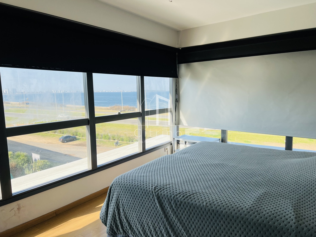 Apartamento ID.230 - Venta de Hermoso PH Duplex , con vista a Playa Mansa y Laguna del Diario Terrazas de La Laguna.