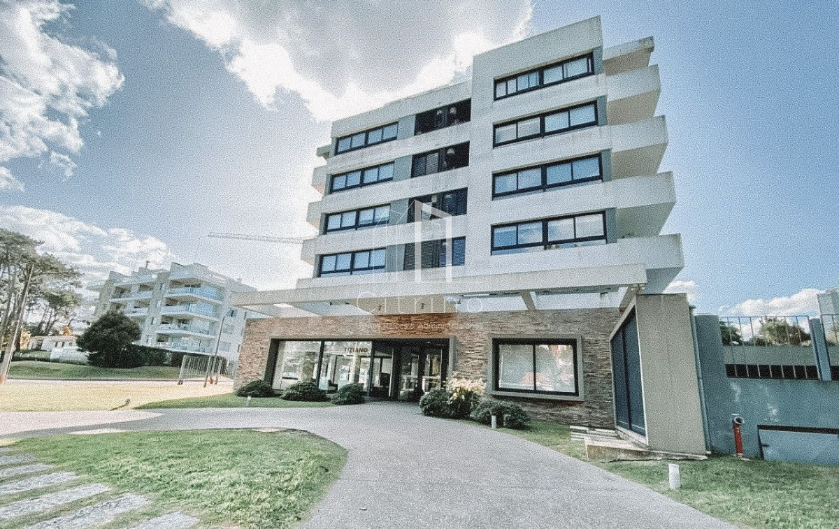 Apartamento ID.327 - Apto en Alquiler y Venta  2 dormitorios 3 baños - Punta del Este.