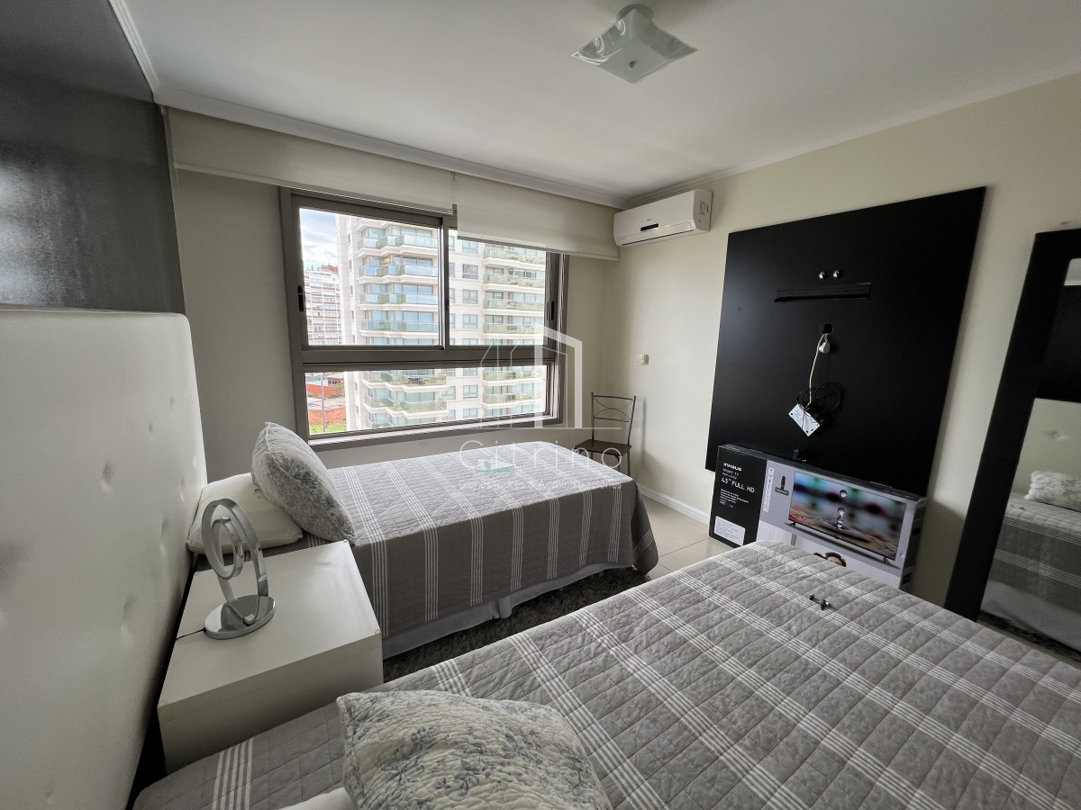 Apartamento ID.387 - Alquiler y venta de hermosa unidad en  Torre Imperiale II, Playa Brava.