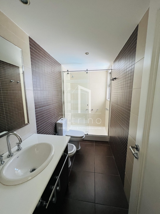 Apartamento ID.386 - Destacado Apartamento en Alquiler y Venta en Torre Imperiale I 