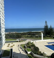 Venta de Apartamento Primera Linea Playa Mansa - Punta del Este.