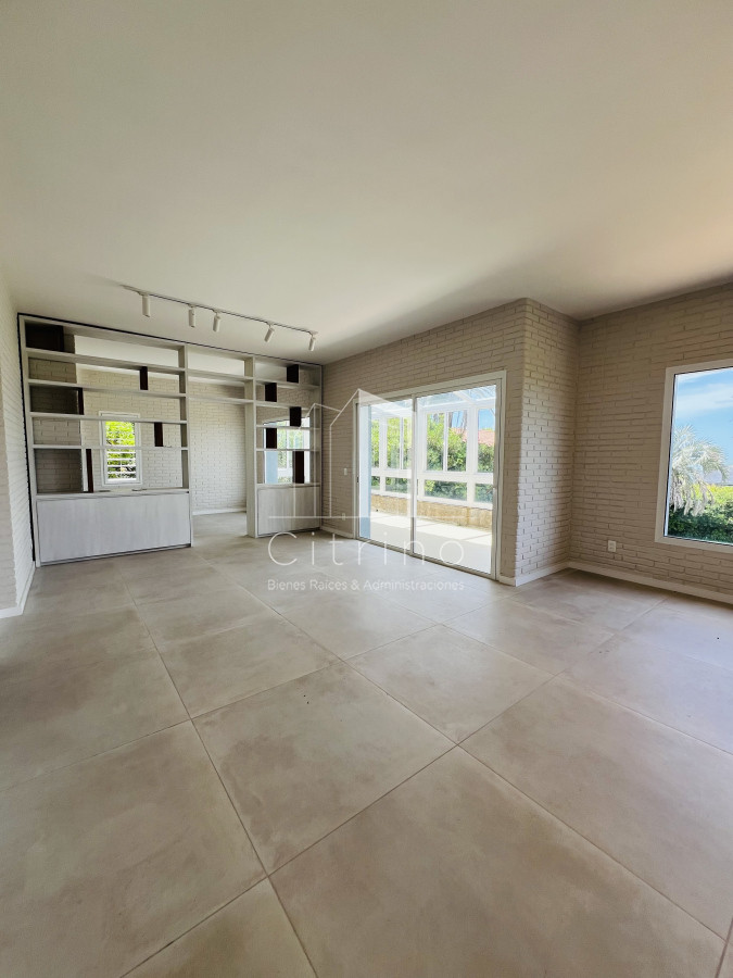 Casa ID.1386 - Venta de Casa Espectacular Zona Faro-Punta del Este.