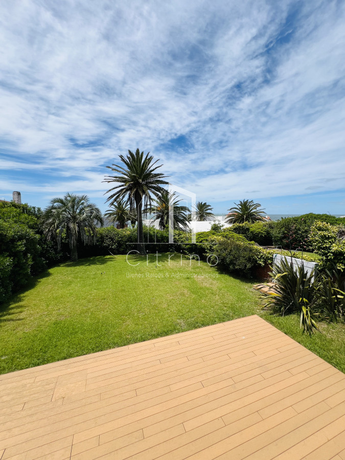 Casa ID.1386 - Venta de Casa Espectacular Zona Faro-Punta del Este.