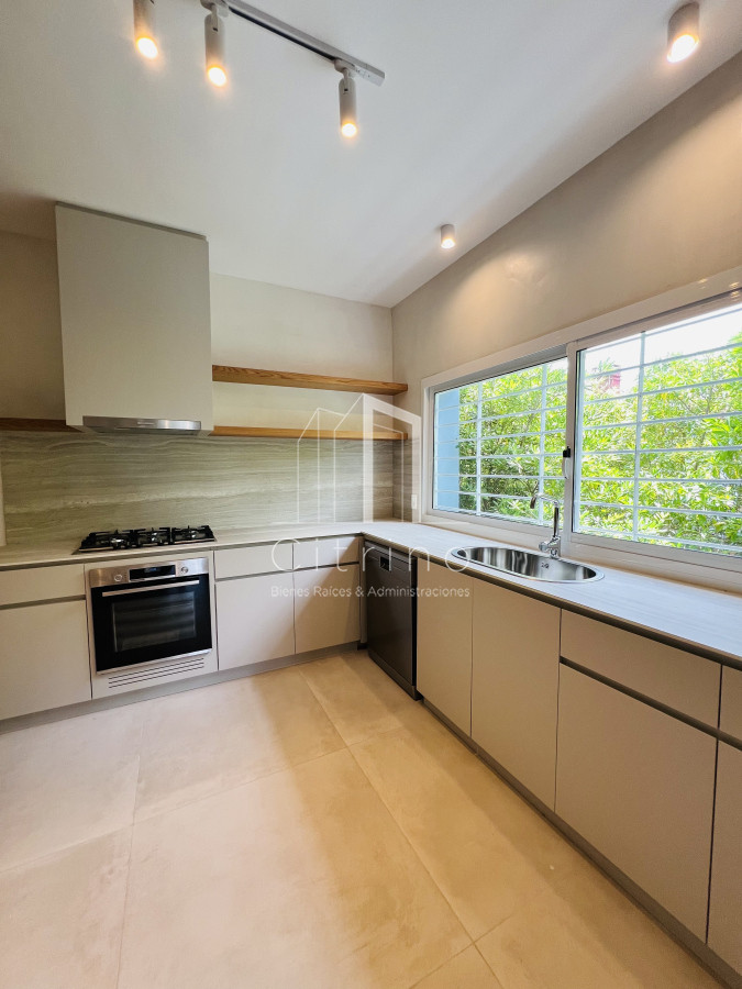 Casa ID.1386 - Venta de Casa Espectacular Zona Faro-Punta del Este.