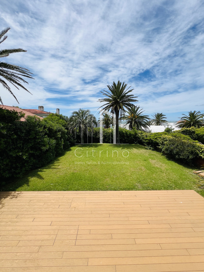 Casa ID.1386 - Venta de Casa Espectacular Zona Faro-Punta del Este.