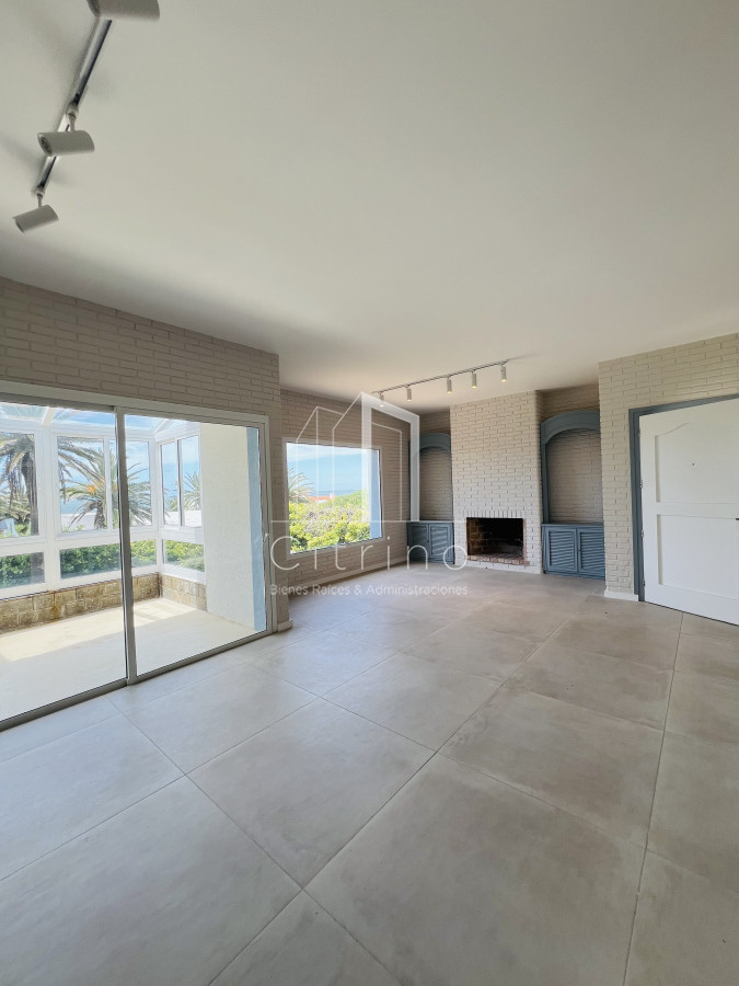 Casa ID.1386 - Venta de Casa Espectacular Zona Faro-Punta del Este.