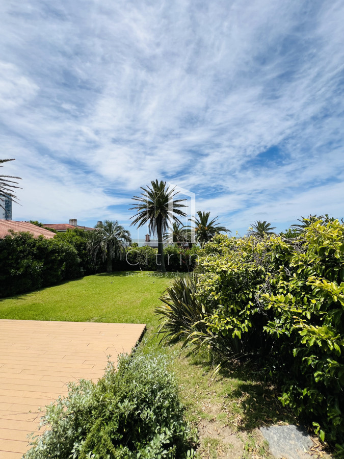 Casa ID.1386 - Venta de Casa Espectacular Zona Faro-Punta del Este.