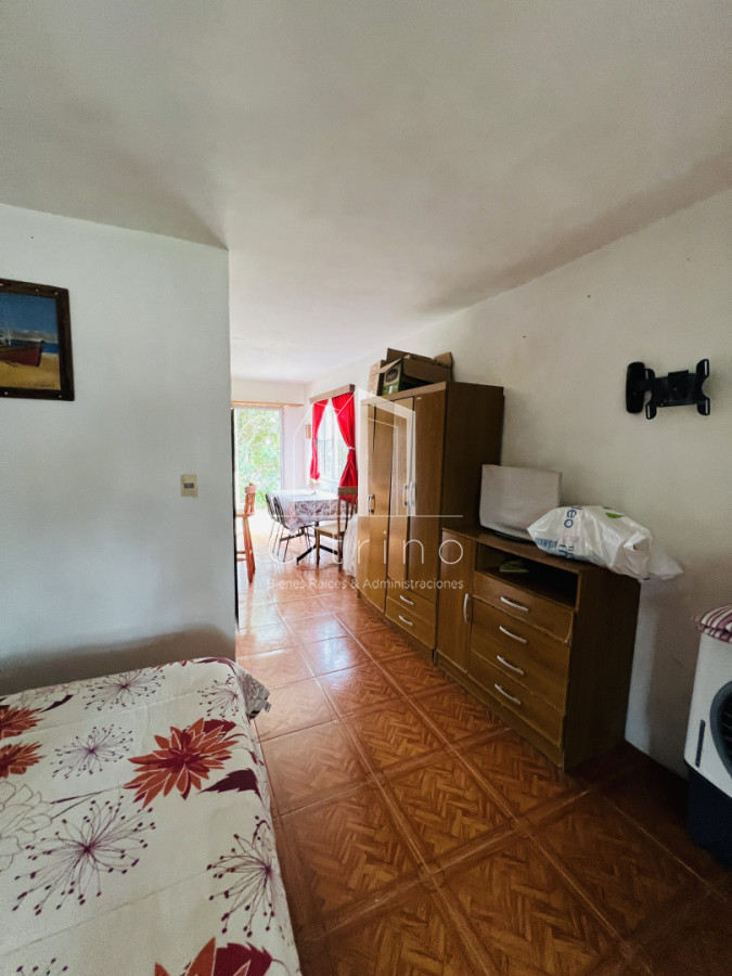 Casa ID.2104 - Casa en Venta a media cuadra Boulevard Artigas - Ideal para Renta.