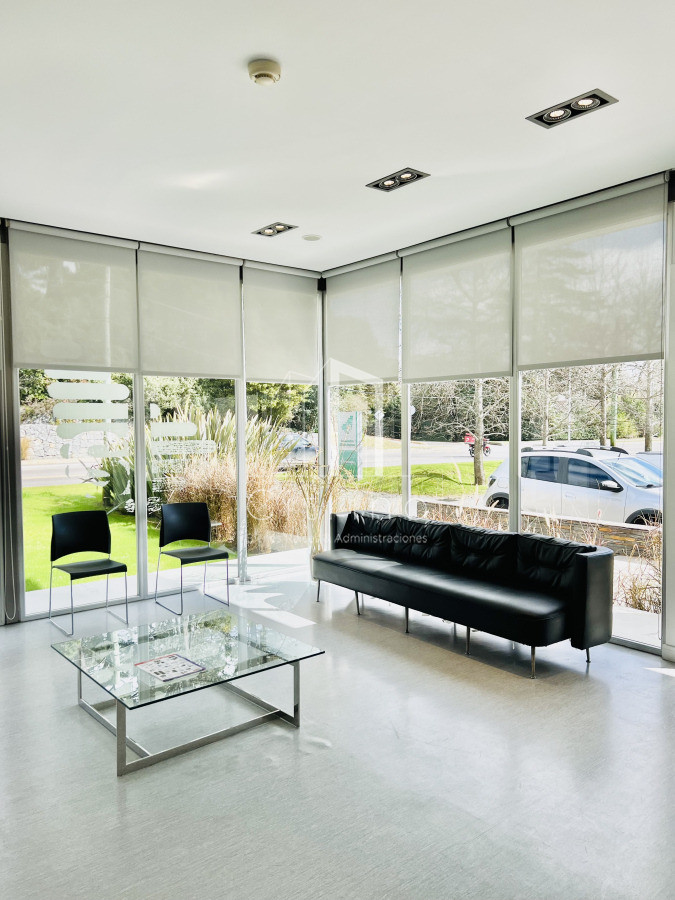 Casa ID.1980 - Clinica en Venta en Avenida Córdoba.