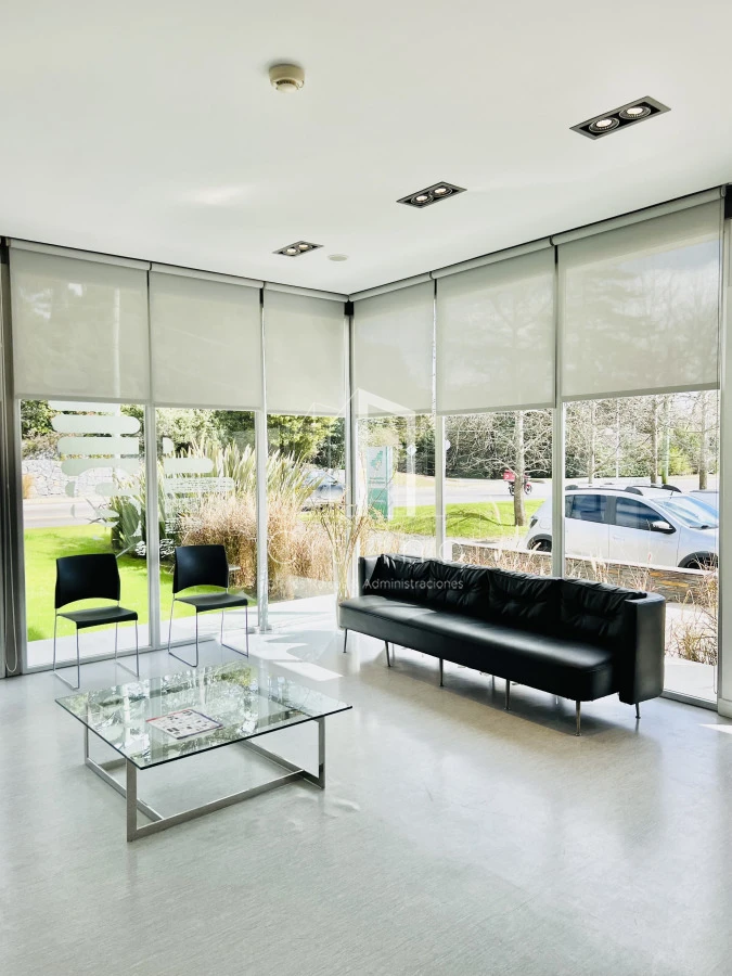 Casa ID.1980 - Clinica en Venta en Avenida Córdoba.