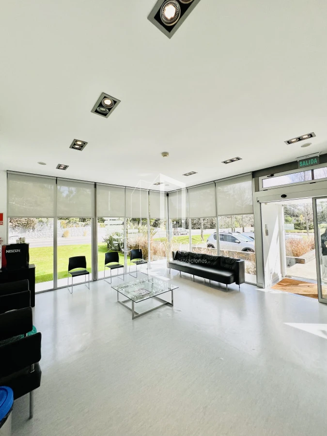 Casa ID.1980 - Clinica en Venta en Avenida Córdoba.