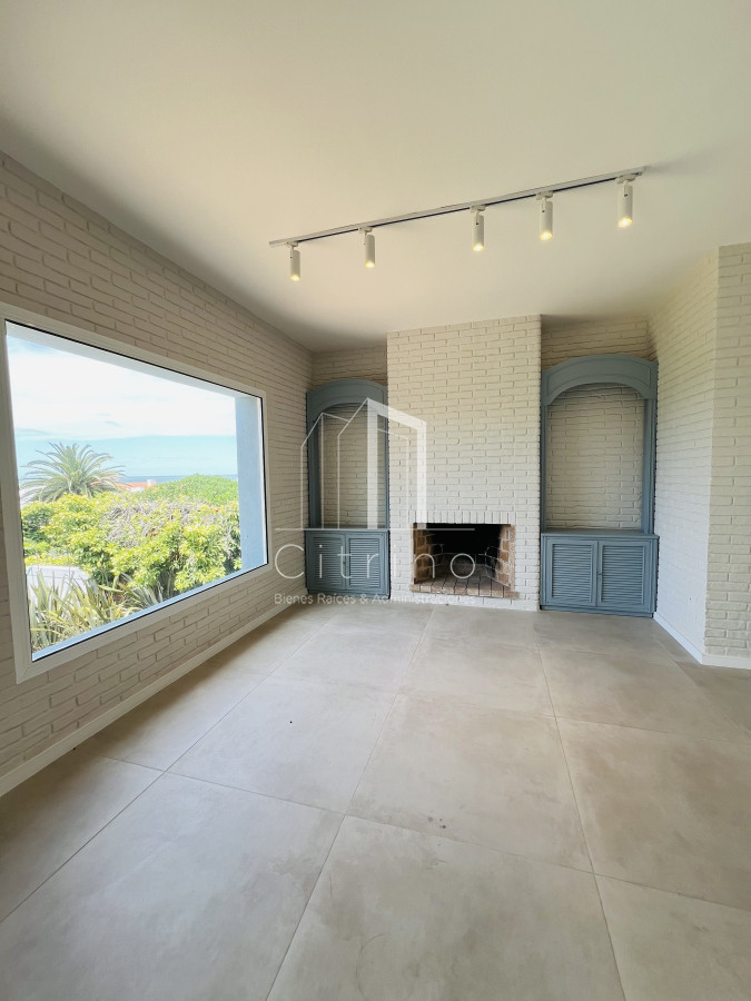 Casa ID.1386 - Venta de Casa Espectacular Zona Faro-Punta del Este.