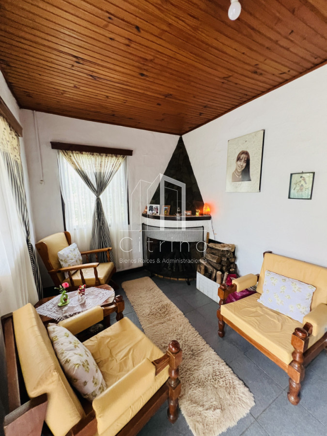 Casa ID.2104 - Casa en Venta a media cuadra Boulevard Artigas - Ideal para Renta.