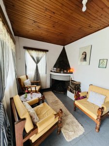 Casa en Venta a media cuadra Boulevard Artigas - Ideal para Renta.