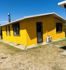Venta de Casa en Balneario Bs. As. a 200 mts del Mar.