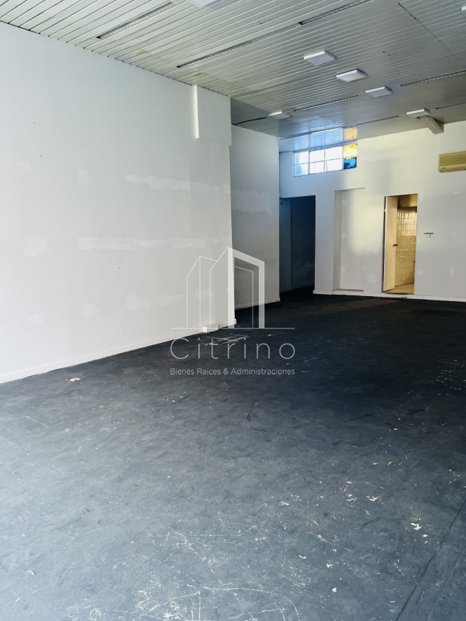 Local Comercial ID.1318 - Alquiler Local Centro de Maldonado.
