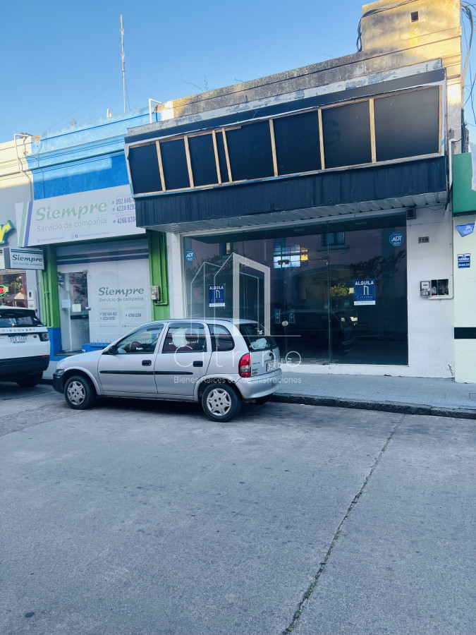 Local Comercial ID.1318 - Alquiler Local Centro de Maldonado.