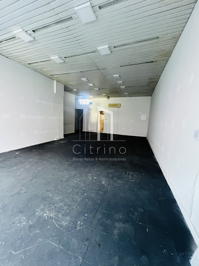 Local Comercial ID.1318 - Alquiler Local Centro de Maldonado.
