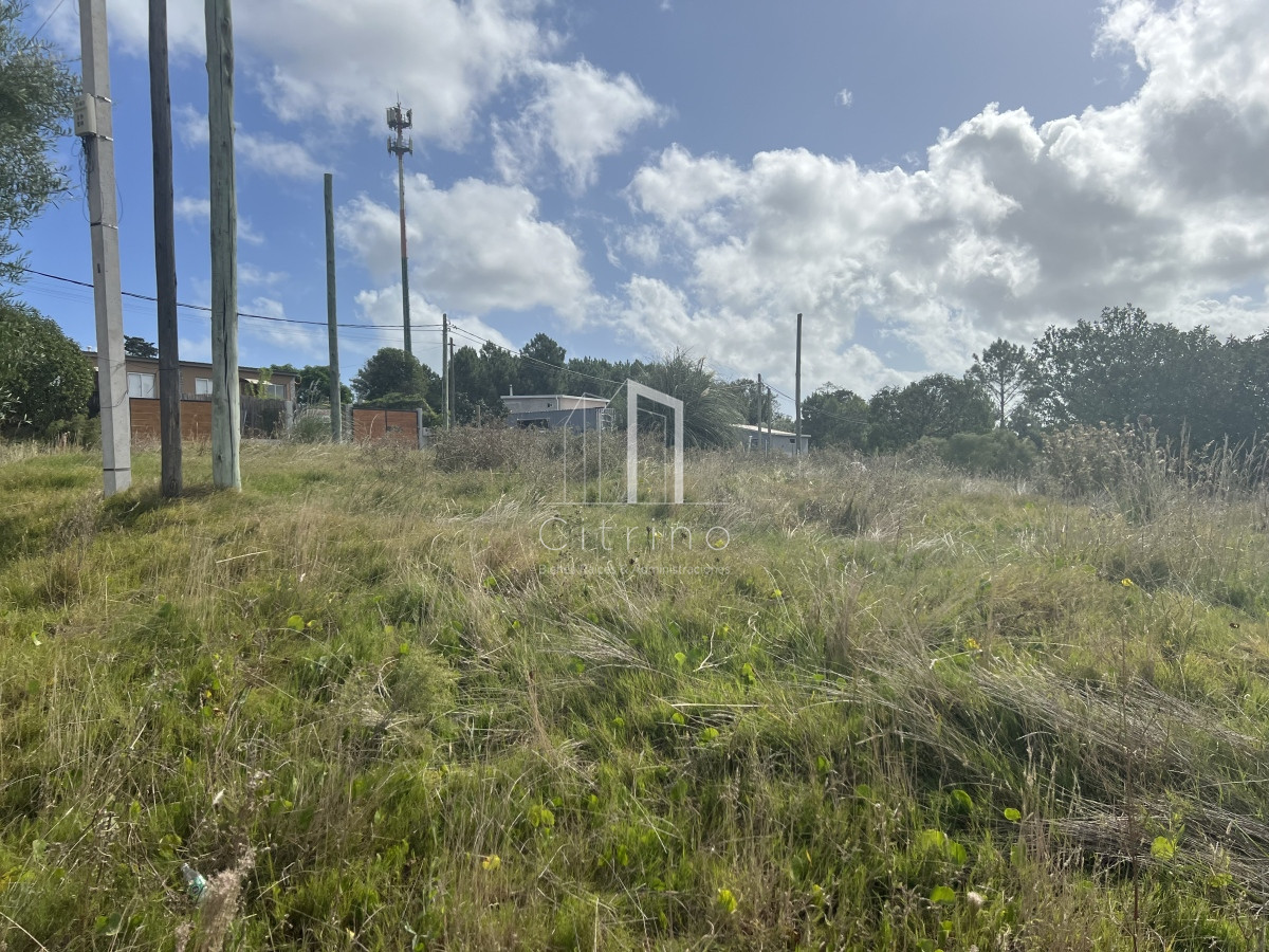 Terreno ID.716 - Venta de Terreno Esquinero en Barrio 4H.