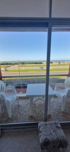 Apartamento de 2 dormitorios y medio en venta en edificio Mare Nostrum, Punta del Este.