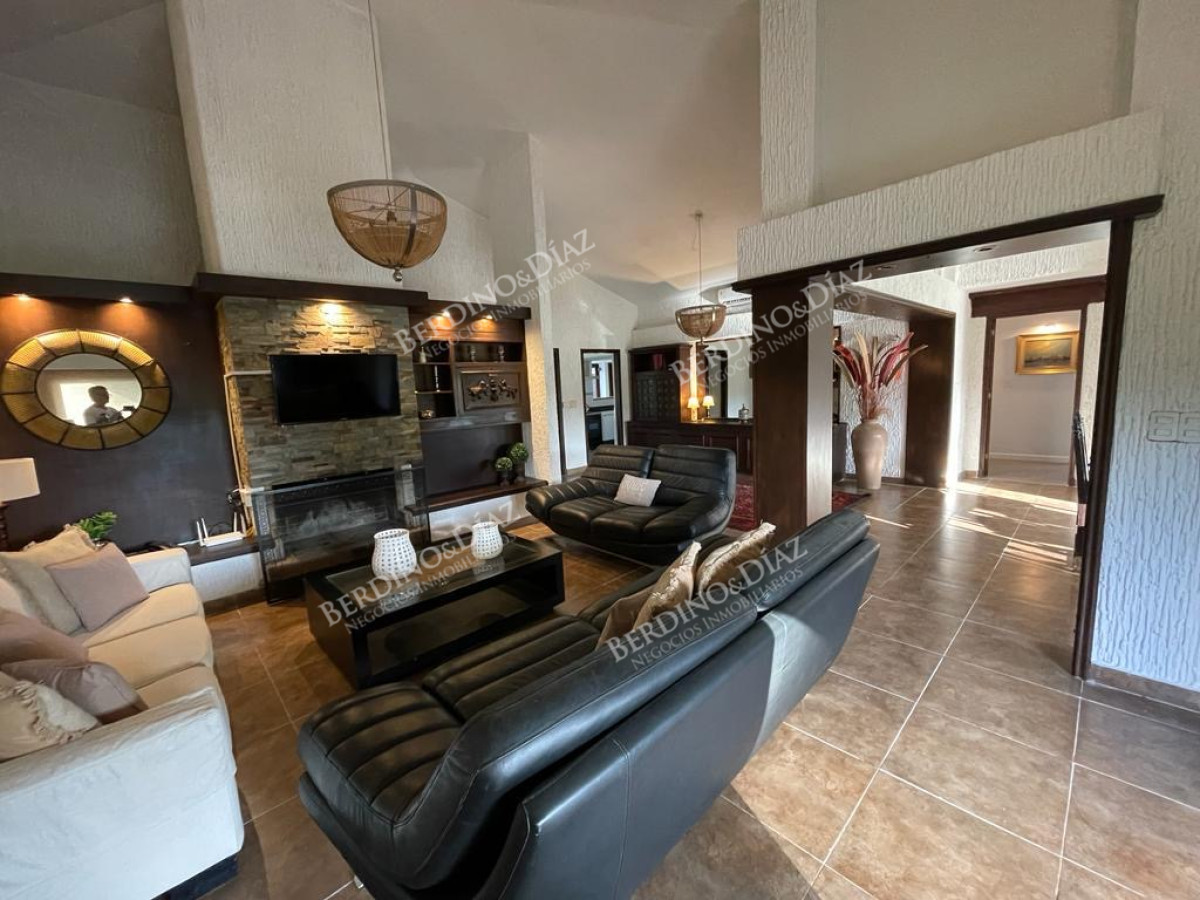 Casa ID.2658 - En venta y alquiler casa en Punta del Este 