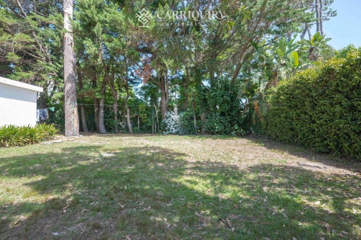 Casa ID.7285/Casa,-Alquiler-anual,-1-dormitorio,-El-Tesoro,-La-Barra,-Uruguay - En alquiler casa de 3 dormitorios más dependencia de servicio Punta del Este 