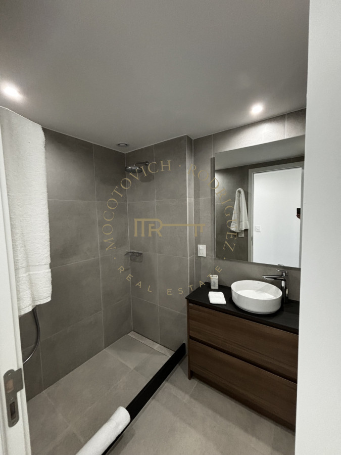 Apartamento ID.2942 - En venta departamento de 3 dormitorios Playa Mansa 
