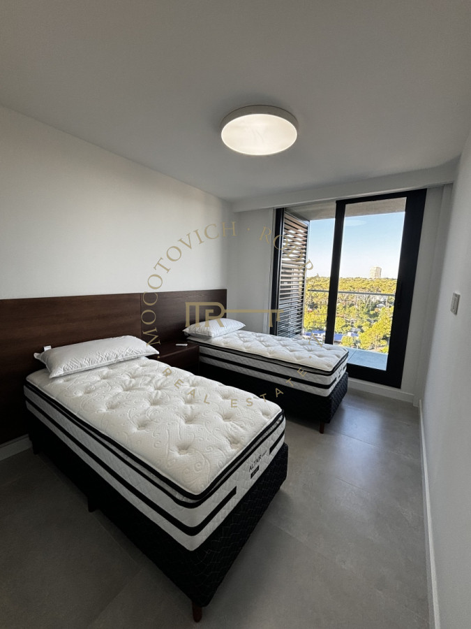 Apartamento ID.2942 - En venta departamento de 3 dormitorios Playa Mansa 