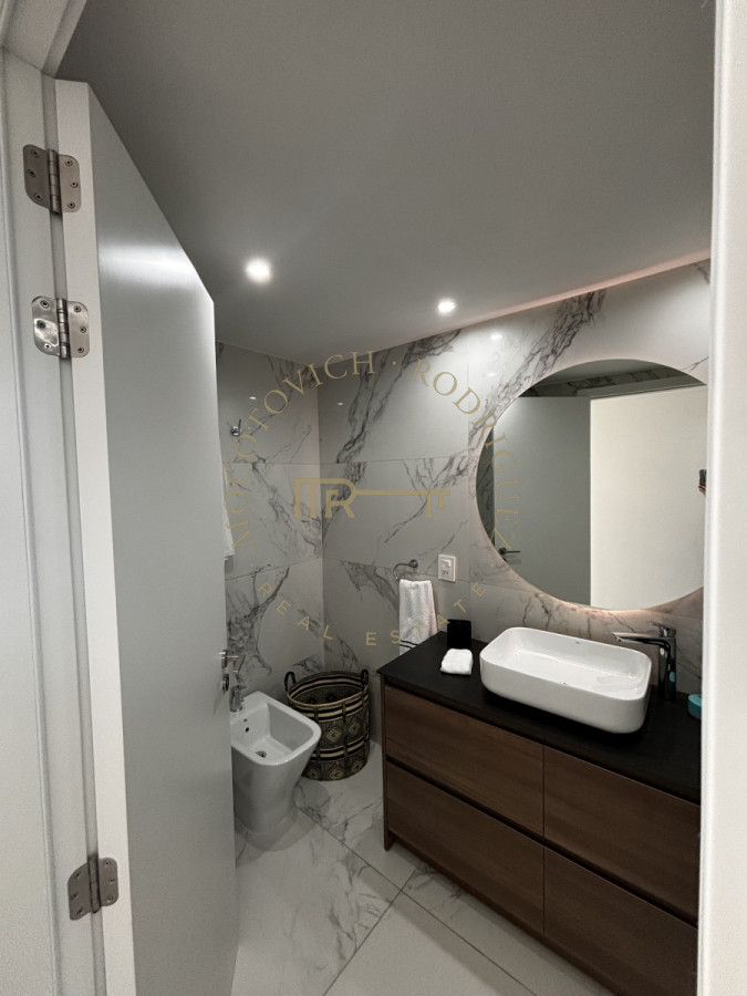Apartamento ID.2942 - En venta departamento de 3 dormitorios Playa Mansa 