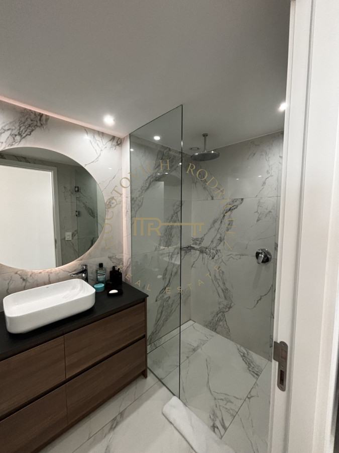 Apartamento ID.2942 - En venta departamento de 3 dormitorios Playa Mansa 