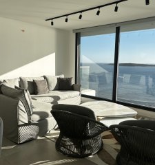 En venta departamento de 3 dormitorios Playa Mansa