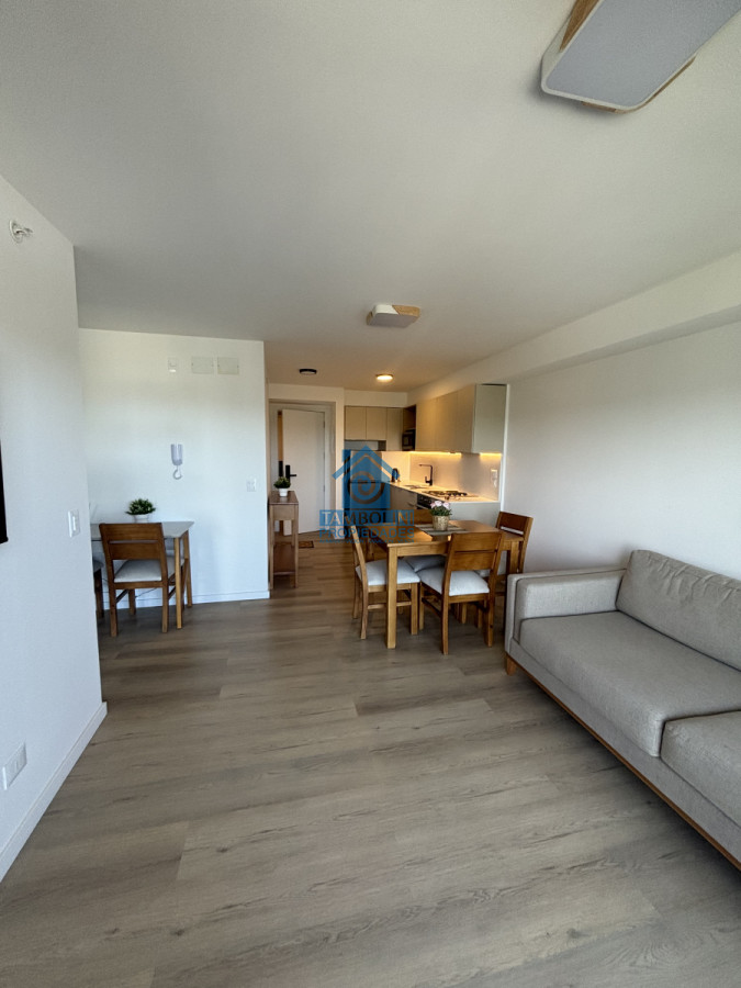 Apartamento ID.979 - En alquiler anual departamento de 2 dormitorios y 1 baño Punta del Este 