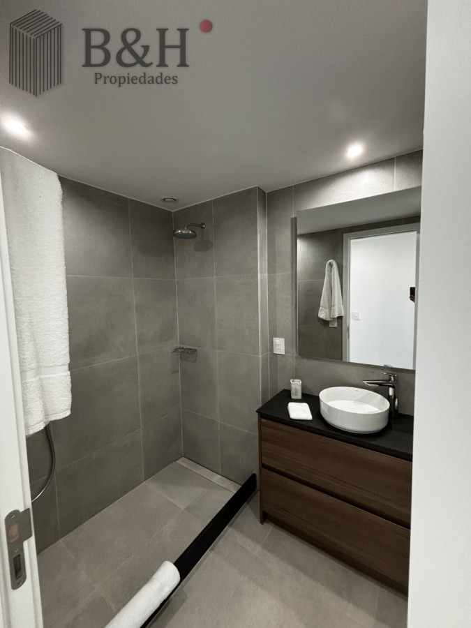 Apartamento ID.5424 - En venta departamento de 3 dormitorios Playa Mansa 