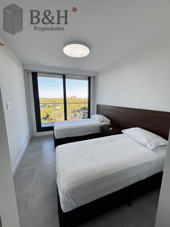Apartamento ID.5424 - En venta departamento de 3 dormitorios Playa Mansa 