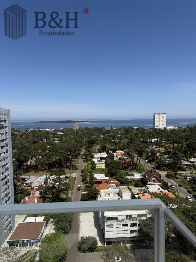 Apartamento ID.6731 - En venta y Alquiler departamento de 3 dormitorios punta del Este 
