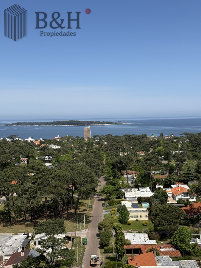 Apartamento ID.6731 - En venta y Alquiler departamento de 3 dormitorios punta del Este 