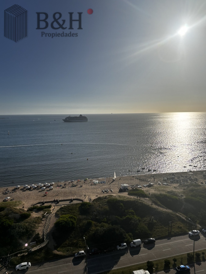Apartamento ID.5424 - En venta departamento de 3 dormitorios Playa Mansa 