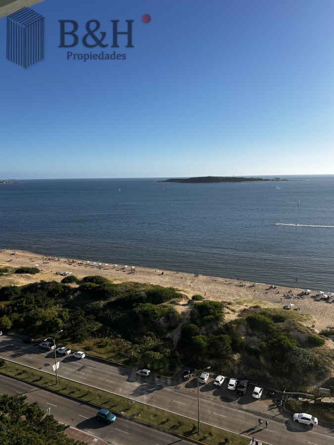 Apartamento ID.5424 - En venta departamento de 3 dormitorios Playa Mansa 