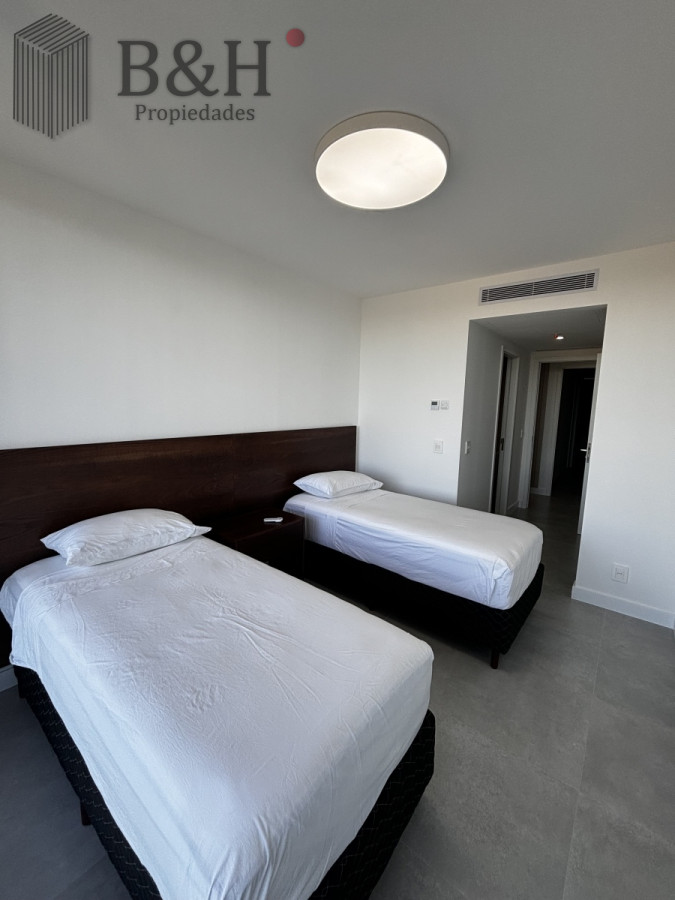 Apartamento ID.5424 - En venta departamento de 3 dormitorios Playa Mansa 