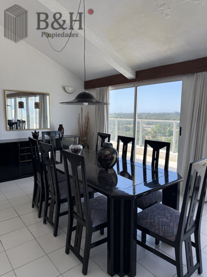 Apartamento ID.6731 - En venta y Alquiler departamento de 3 dormitorios punta del Este 