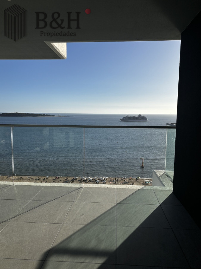 Apartamento ID.5424 - En venta departamento de 3 dormitorios Playa Mansa 
