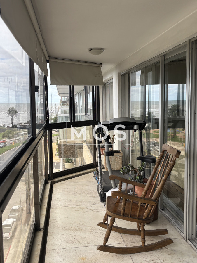 Apartamento ID.2756 - En venta departamento en Punta Carretas sobre la Rambla 