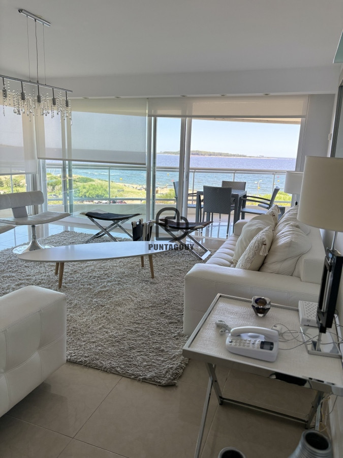 Apartamento ID.1749 - Alquiler 3 dormitorios más dependencia de servicio 