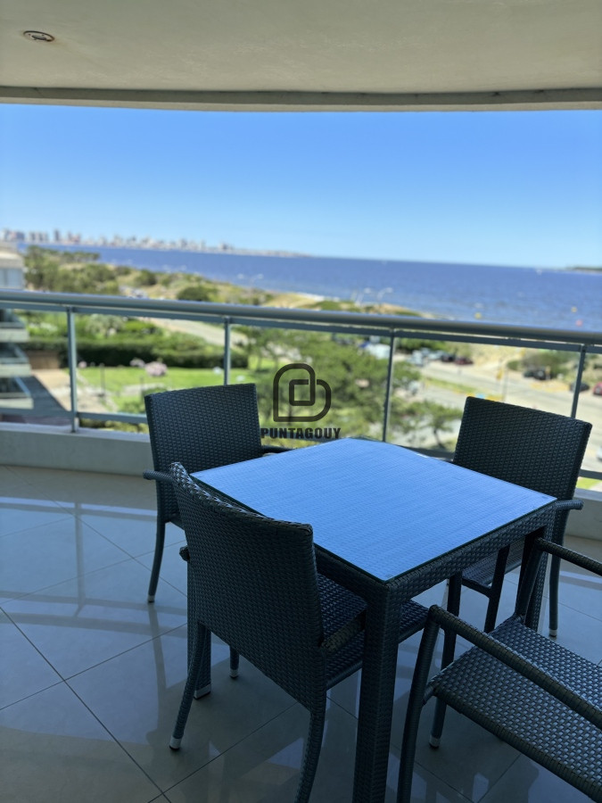 Apartamento ID.1749 - Alquiler 3 dormitorios más dependencia de servicio 