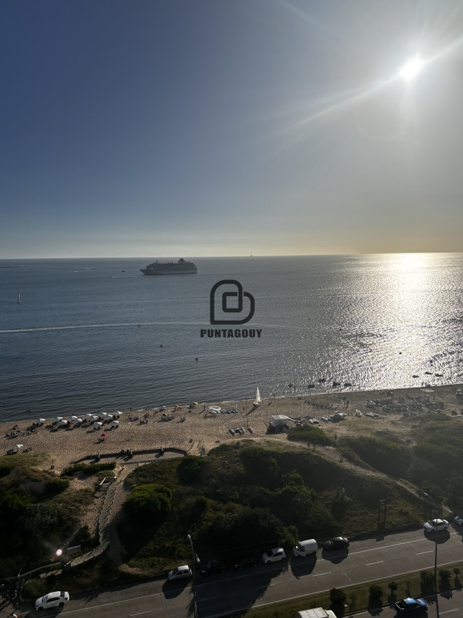 Apartamento ID.1802 - Venta 3 dormitorios en frente al mar