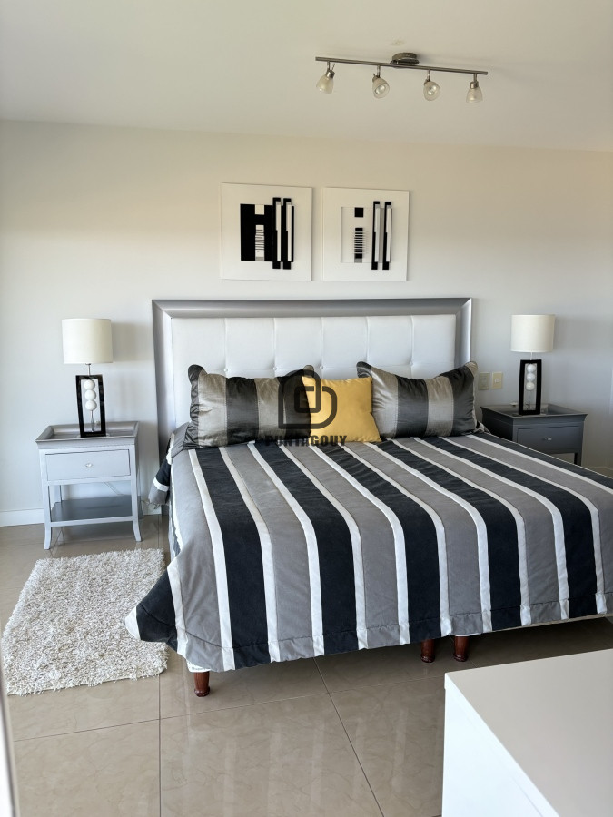 Apartamento ID.1749 - Alquiler 3 dormitorios más dependencia de servicio 