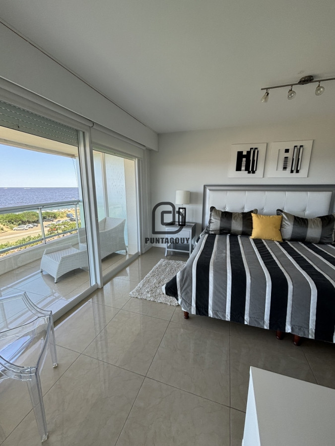 Apartamento ID.1749 - Alquiler 3 dormitorios más dependencia de servicio 